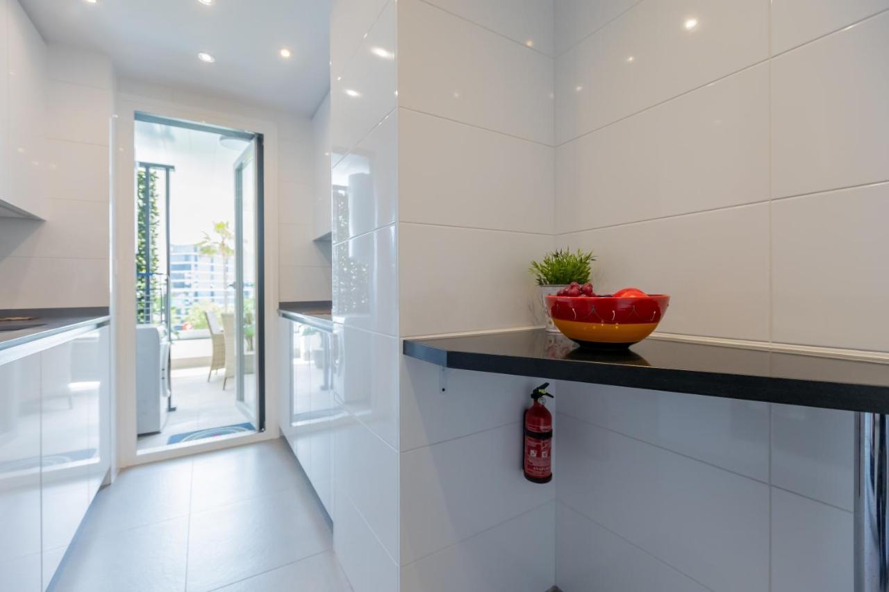 Marbella Luxury Brand New 2-Bedroom Apartment, 3 Min Walk To The Beach! Экстерьер фото